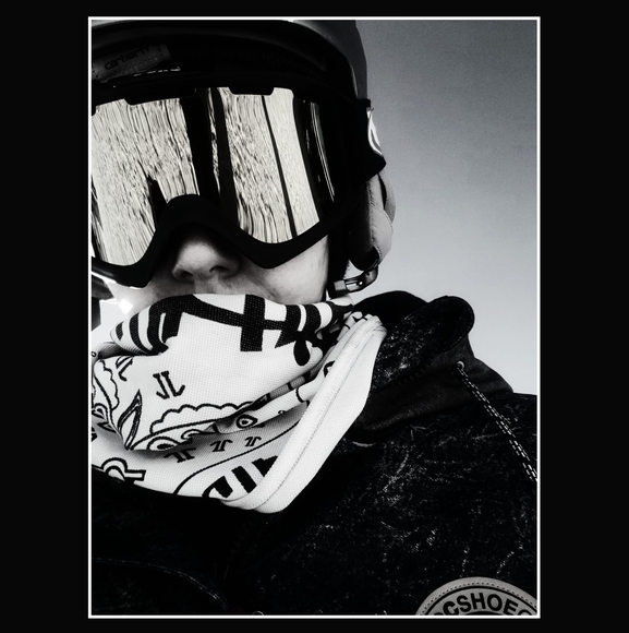 Meet your Posher, Taylor - Picture 1 of 1